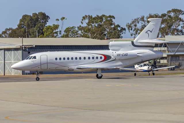 Dassault Falcon 900 (VH-CAD) - FalconAir (VH-CAD) Dassault-Breguet Mystère-Falcon 900 taxiing at Wagga Wagga Airport