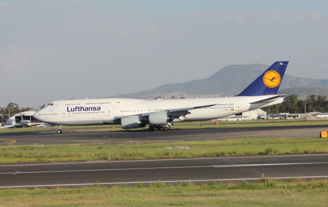 Boeing 747-200 (D-ABYG) - Llegada al AICM.