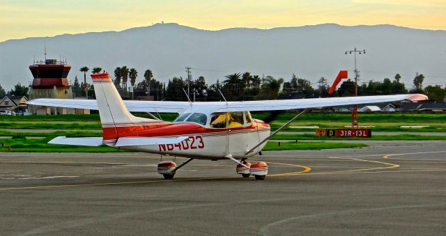 Cessna Skyhawk (N64023)