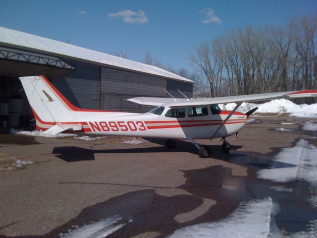 Cessna Skyhawk (N89503)