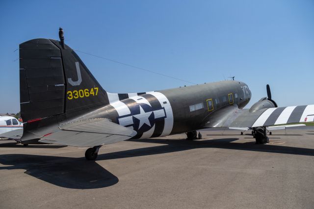 Douglas DC-3 (N62CC)