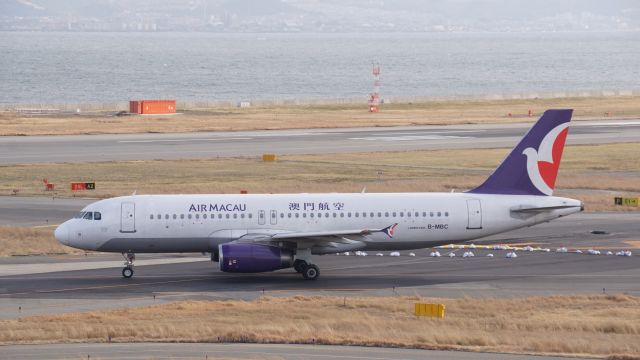 Airbus A320 (B-MBC)