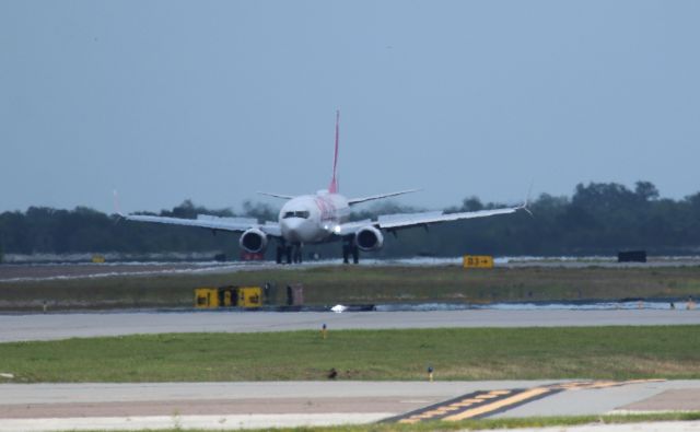 Boeing 737-800 (C-FYPB) - 4/16/23 landing Rwy 27R from Winnipeg