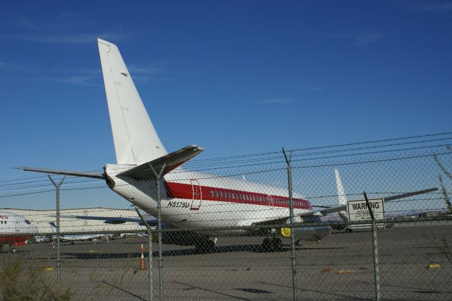 Boeing 737-200 (N5175U)