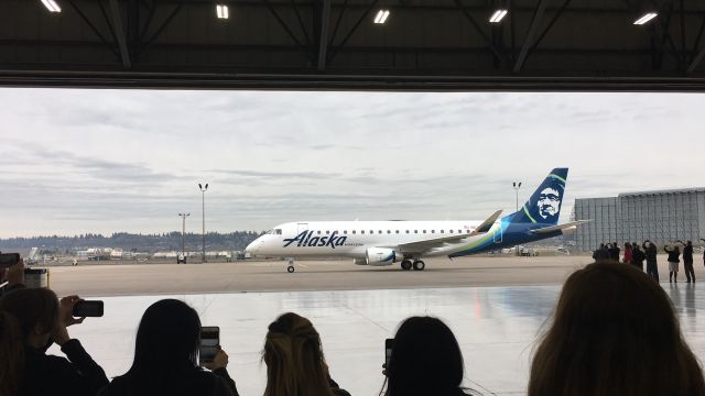 Embraer 175 (N620QX) - First Horizon Air E175