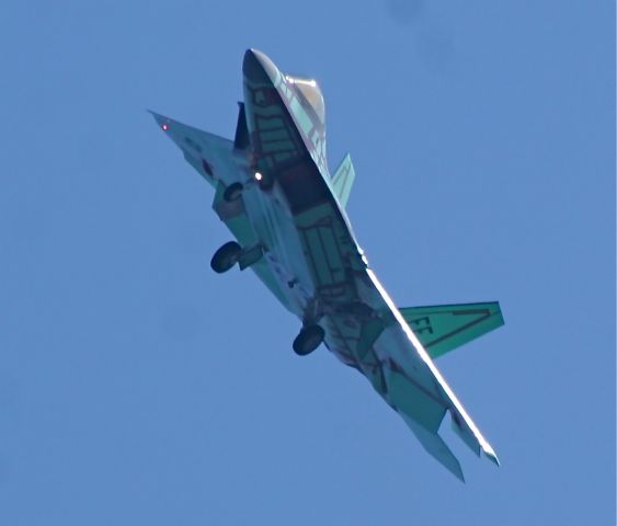 Lockheed F-22 Raptor —