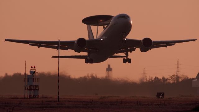 BOEING E-767 (84-3504) - E-767　assigned to Hamamatsu base (RJNH) taking off for the purpose of warning mission.7 Dec 2013.