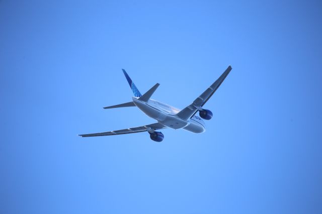 Boeing 777-200 (N772UA)