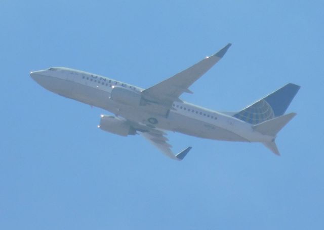 Boeing 737-800 (N1P750)