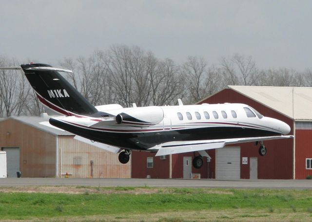 Cessna Citation CJ3 (N1KA) - Landing on 14 at Downtown Shreveport.