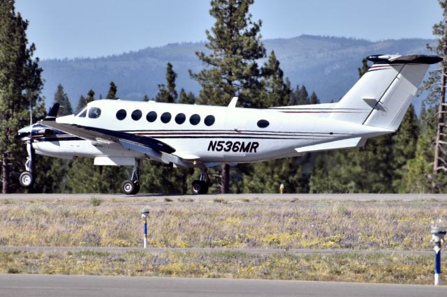 Beechcraft Super King Air 300 (N536MR)