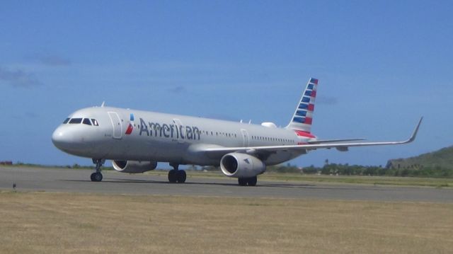 Airbus A321 (N990AU)
