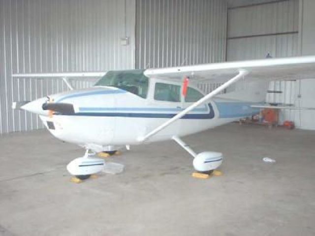 Cessna Skylane (N2274K)