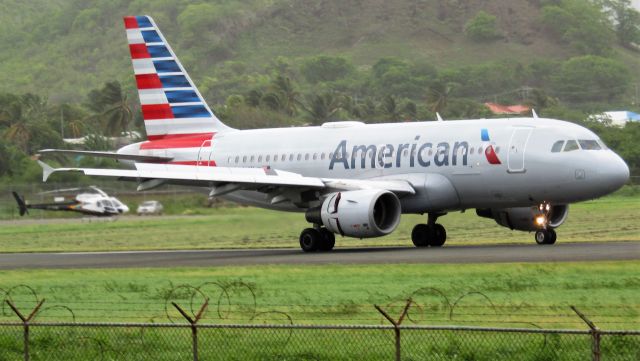 Airbus A319 (N723UW)