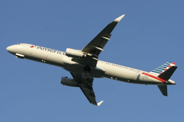 Airbus A321 (N122NN) - August 1, 2015 - evening departed from Washington Reagan National Airport 