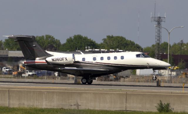 Embraer Phenom 300 (N360FX)