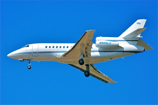 Dassault Falcon 900 (N900LC) - What the planes lack in size at KAPA they make up for in variety. This Falcon is lined up for 17L.