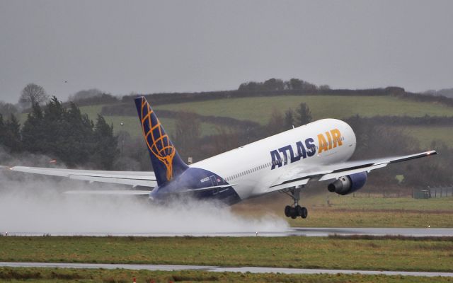 BOEING 767-300 (N640GT) - atlas air b767-3 n640gt dep shannon 14/3/18.