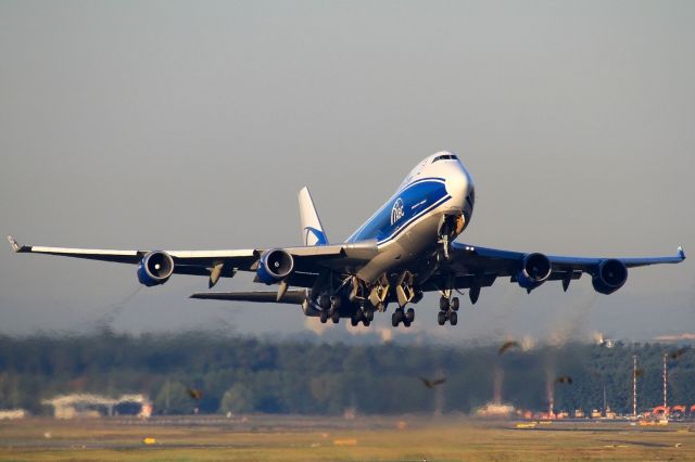 Boeing 747-400 (VQ-BFX) - old collection 2011, today such pics are not more possible because the building near the spotting point!