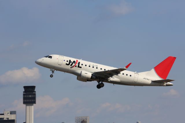 Embraer 170/175 (JA214J)