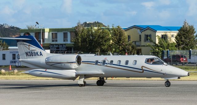 Learjet 35 (N389KA) - Medivac Learjet N389KA after a early morning landing at St Maarten. 