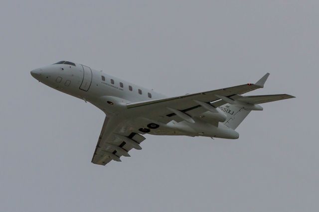 Bombardier Challenger 300 (N551XJ)
