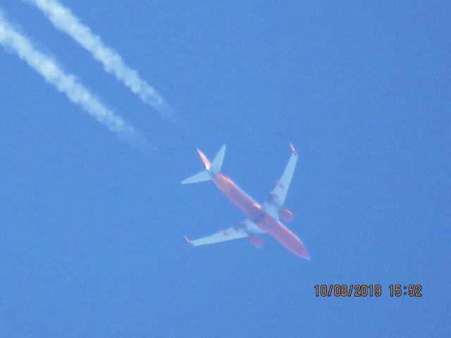 Boeing 737-800 (N8609A)