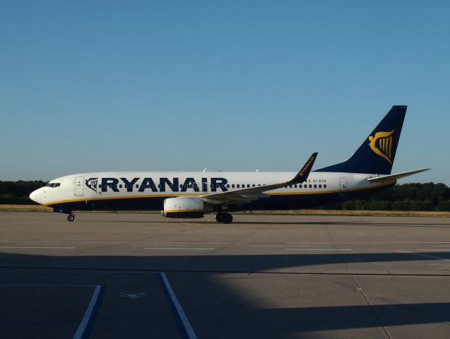 Boeing 737-800 (EI-DYS)