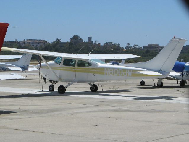 Cessna Skylane (N800JW)