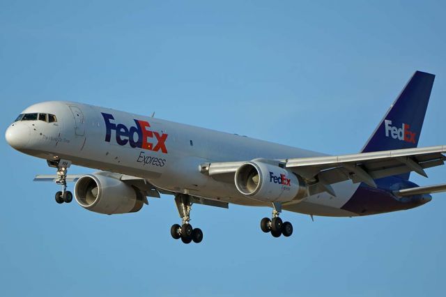 Boeing 757-200 (N954FD) - Fedex Express Boeing 757-236F N954FD at Phoenix Sky Harbor on August 28, 2018.