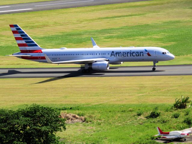 Boeing 757-200 (N197AN)