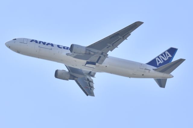 BOEING 767-300 (JA8286)