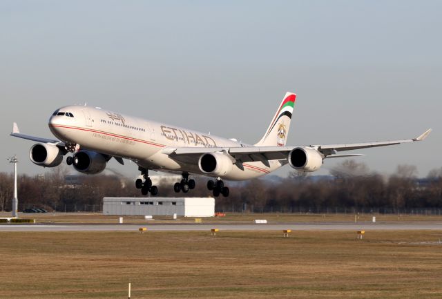 Airbus A340-600 (A6-EHL)