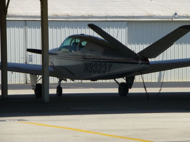 Beechcraft 35 Bonanza (N9323Y)