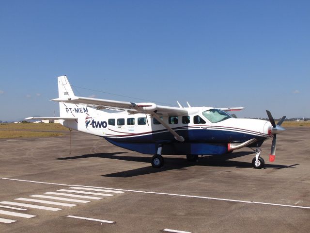 Cessna Caravan (PT-MEM) - Two Taxi Aéreobr /Cessna - 208 Caeravanbr /PT-MEM   cn208B0405br /Aeroporto Municipal de Pouso Alegre - MG - Brasil  (SNZA / PPY)br /Date: July 23, 2017br /Photo: Marcos Pereirabr /Comments: Brasil Central - 09/22/1994br /          TAM - 1997br /          TAM Taxi Aéreo - 2003br /          Flex Aero Taxi - 08/22/2007br /          TWO Taxi Aéreo - 04/02/2013br /Instagram: @map1982  @map_spotter  @aeroportodepousoalegre