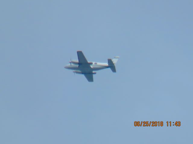 Piper Navajo (N443MC)