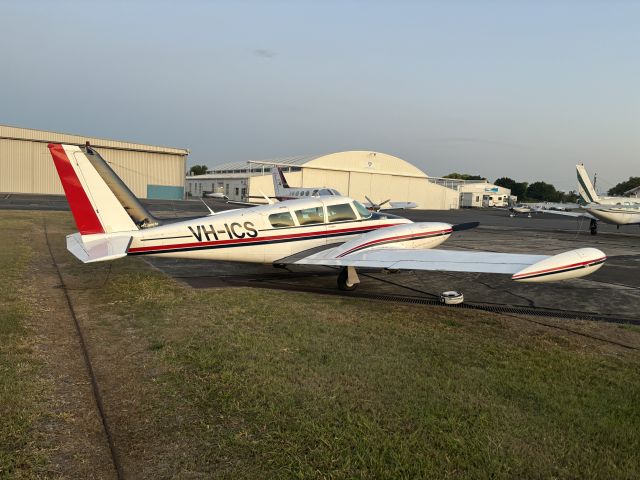Piper PA-30 Twin Comanche (VH-ICS)