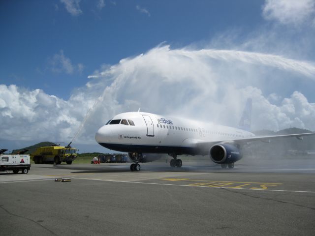 Airbus A320 (N763JB)