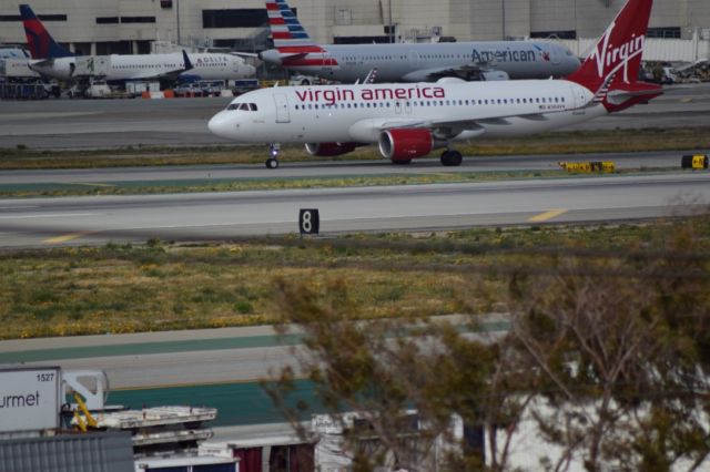 Airbus A320 — - Virgin America arrival