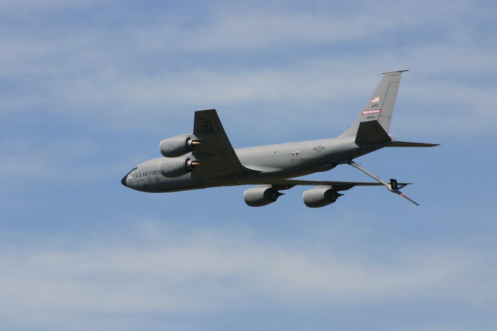 Boeing C-135FR Stratotanker (N38044)