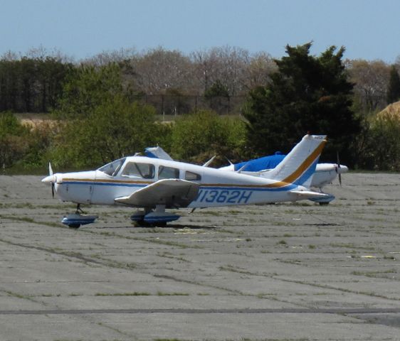 Piper Cherokee (N1362H)