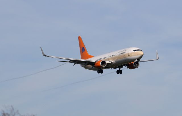 Boeing 737-800 (D-AHLK)