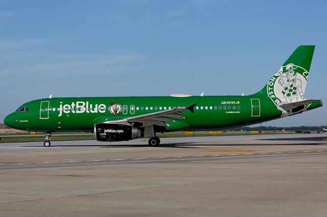 Airbus A320 (N595JB) - "Lucky Blue"