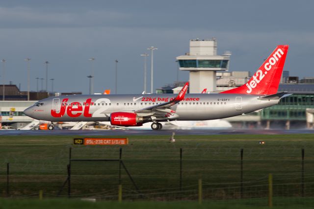 Boeing 737-800 (G-GDFY) - EXS891 off to the sunshine of Arrecife.  7 Feb 16