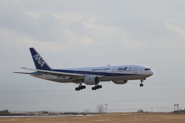 Boeing 777-200 (JA713A) - 04 January 2017:HND-HKD.