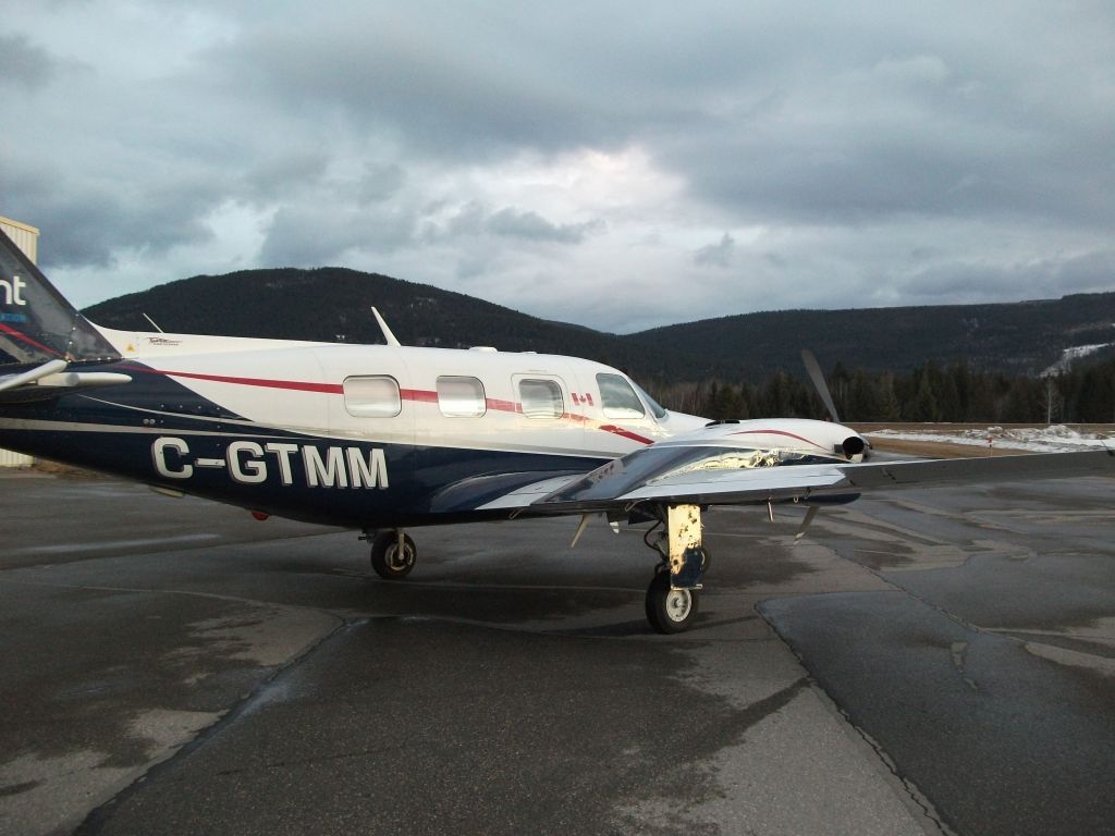 Piper Navajo (C-GTMM)