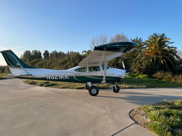 Cessna Skylane (N321KK)