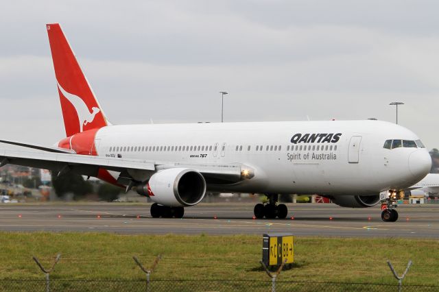 BOEING 767-300 (VH-OGV)