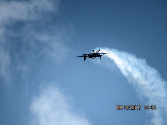 EXTRA EA-300 (N102JK)