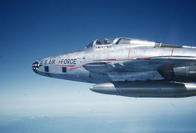 — — - Lt. Hosmer in RF-84F #51-887 looking over at Dad photographing him from #52-366. 37,000 ft Over Northern Japan, 1956.